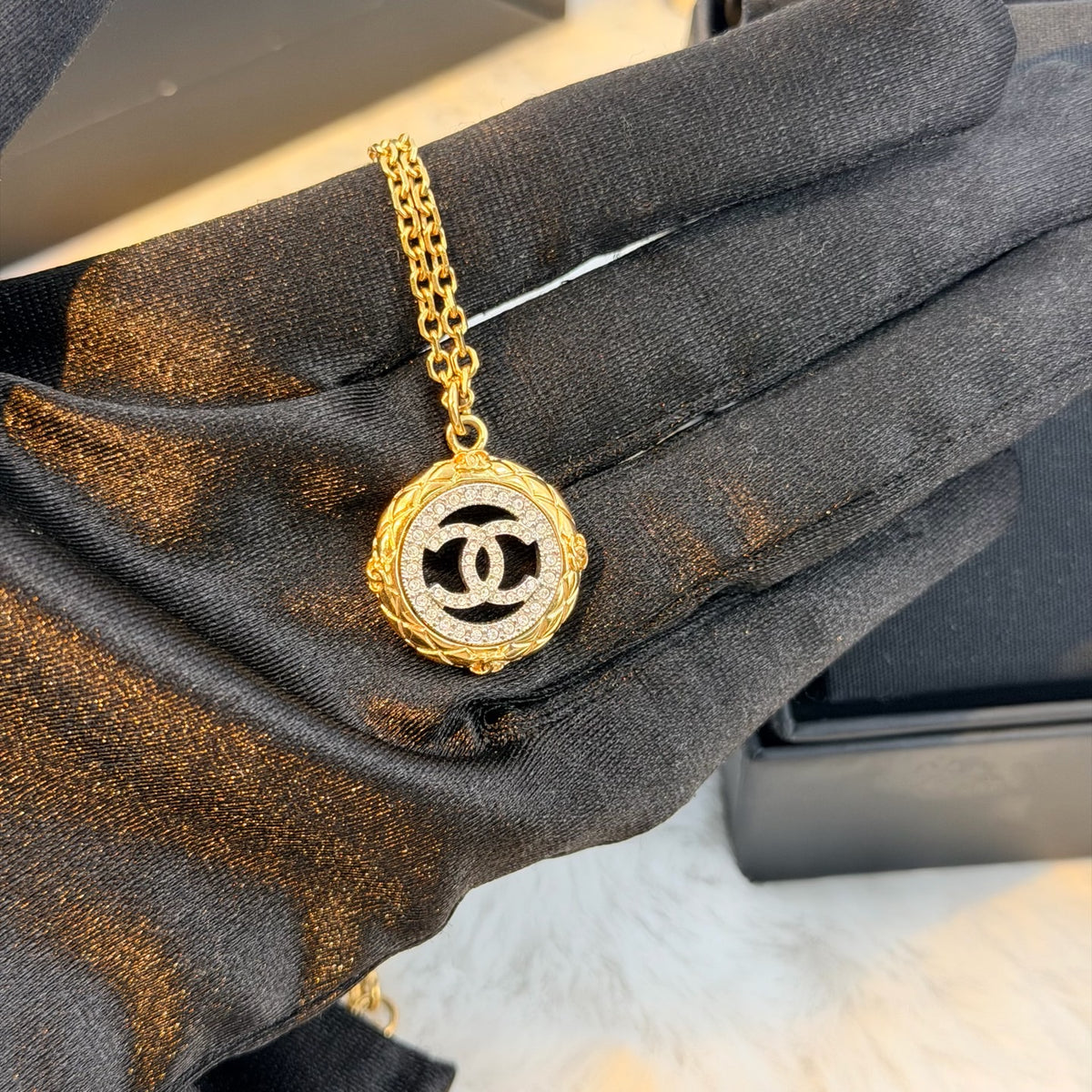 Chanel - Other - Gold-tone metal with crystal rhinestones and black enamel accents - Gold - (22 cm + 8 cm extension)