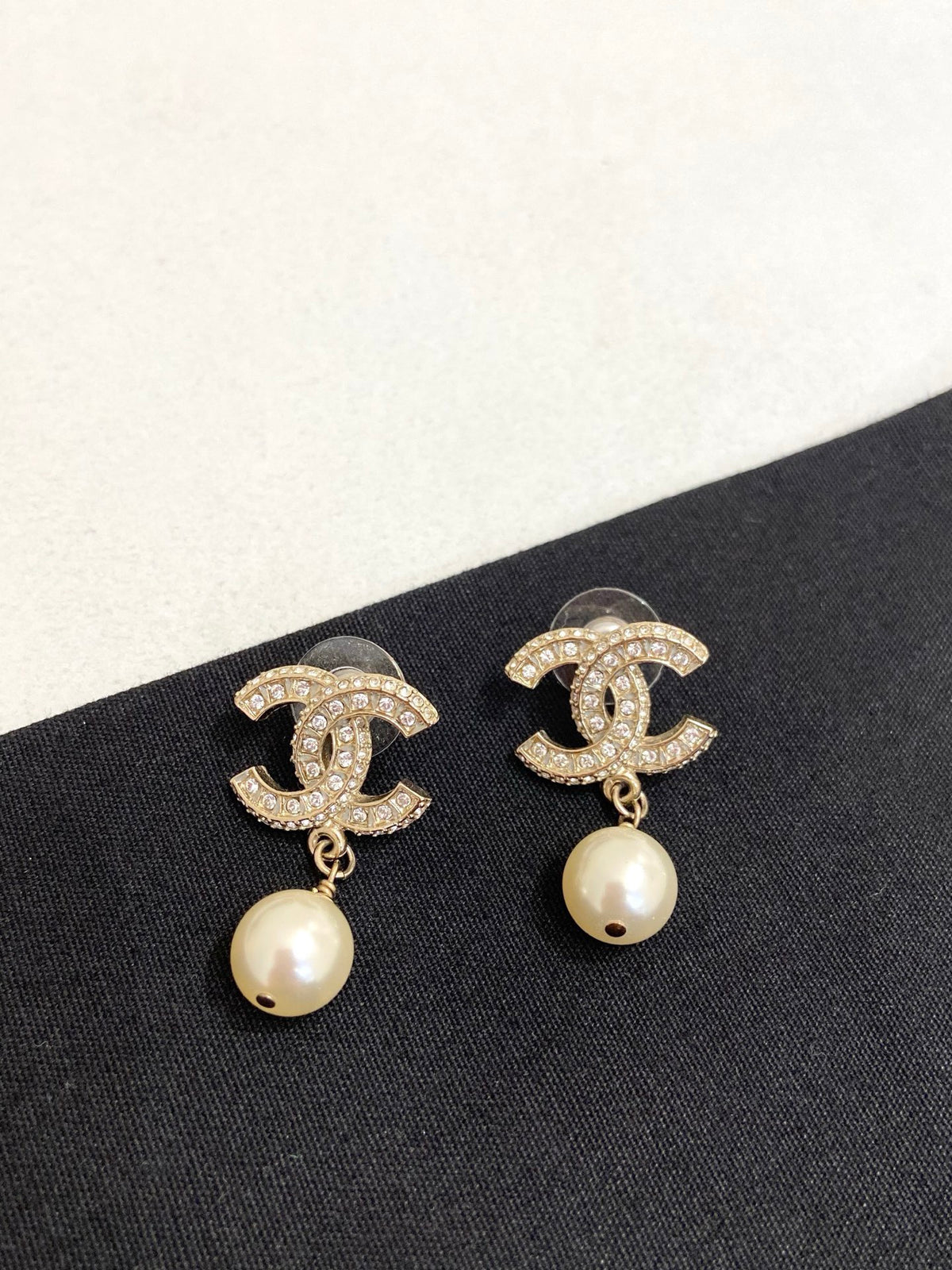 Chanel - Other - Gold-tone metal with crystal rhinestones and faux pearl drops - Gold