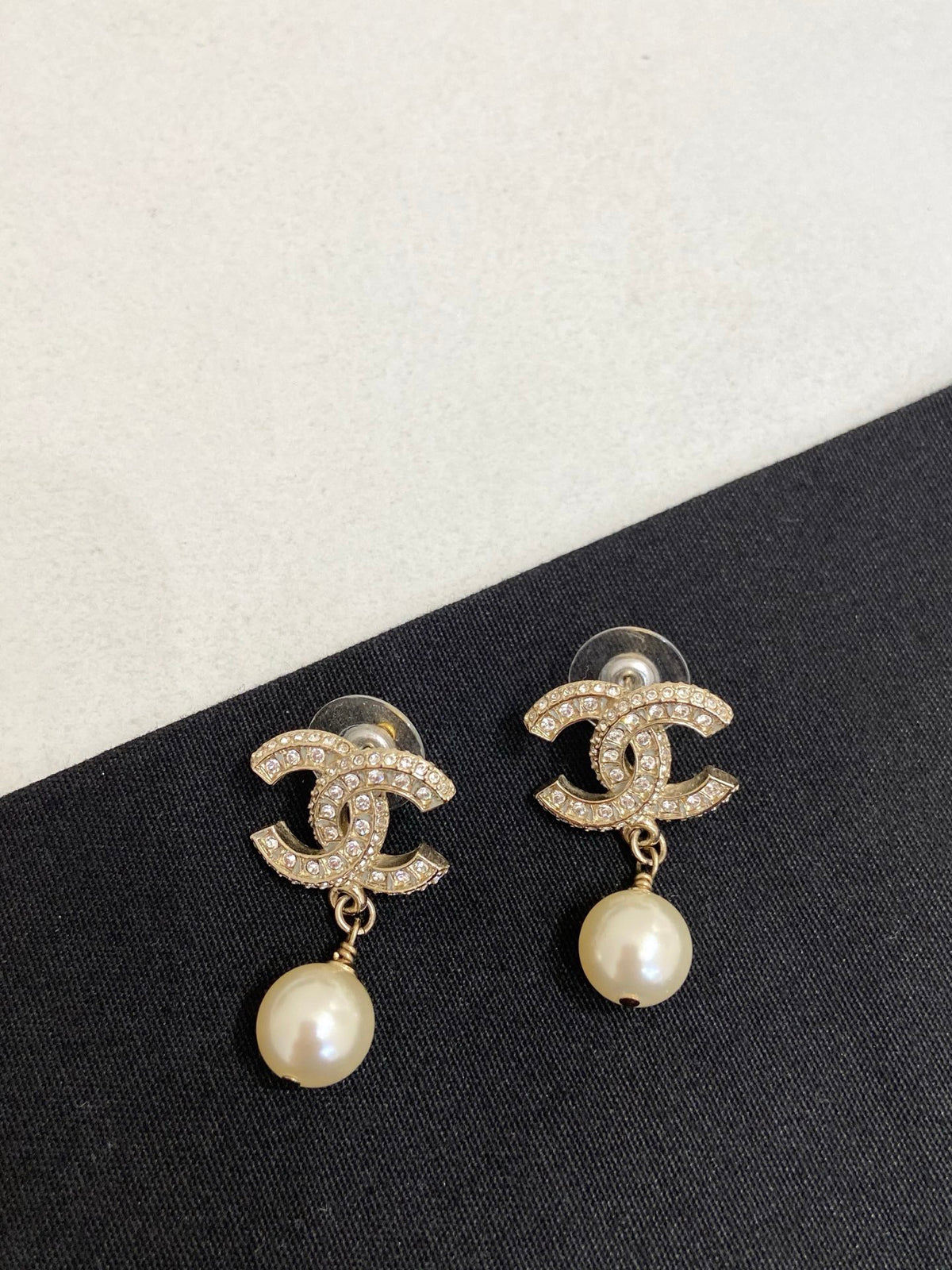 Chanel - Other - Gold-tone metal with crystal rhinestones and faux pearl drops - Gold