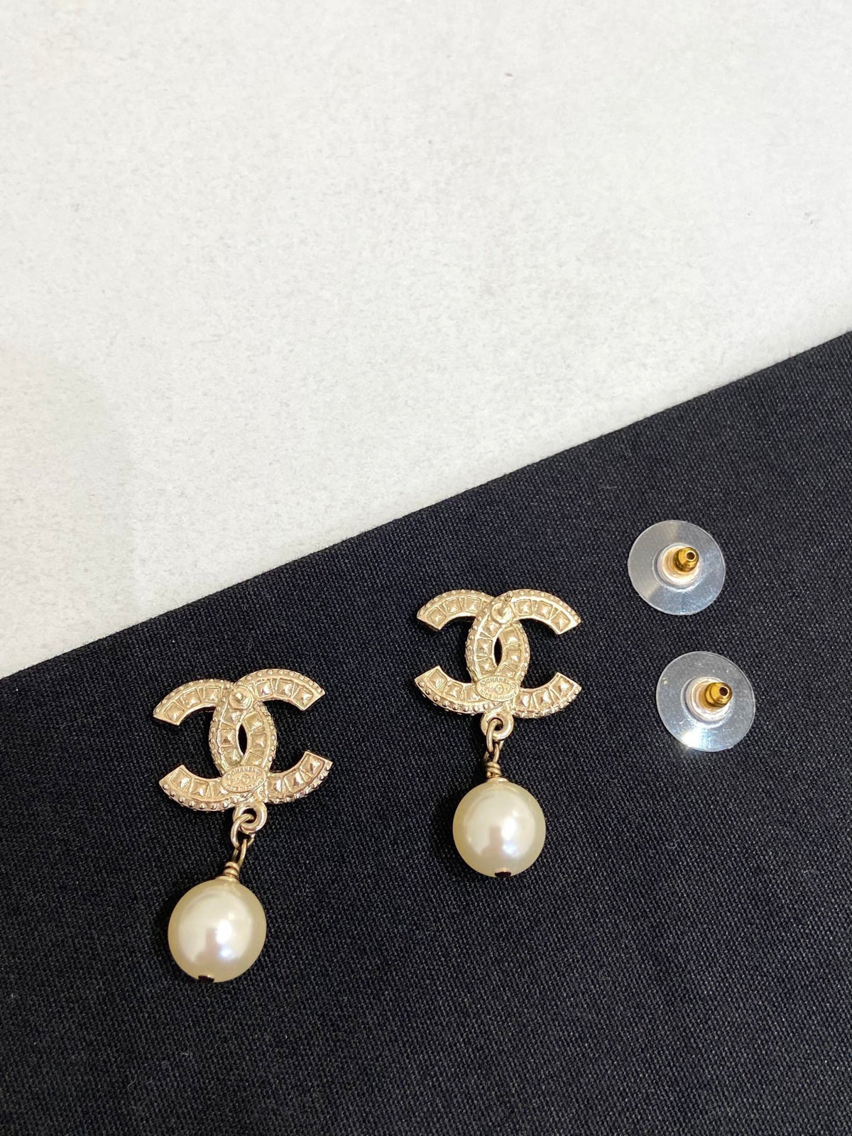 Chanel - Other - Gold-tone metal with crystal rhinestones and faux pearl drops - Gold