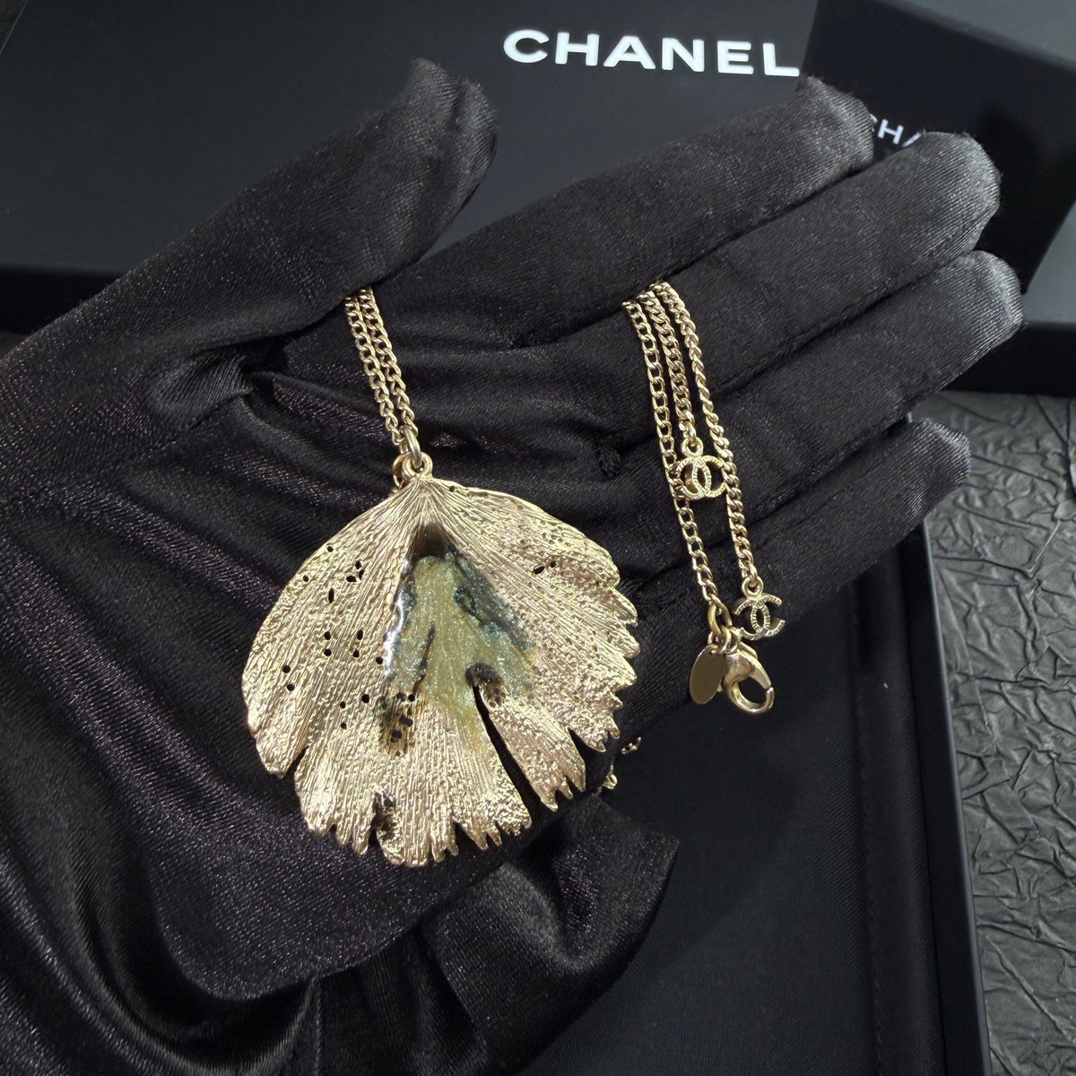 Chanel - Other - Gold-tone metal with dark and blue decorative beads; exact composition unspecified. - Gold - (92+18 cm)