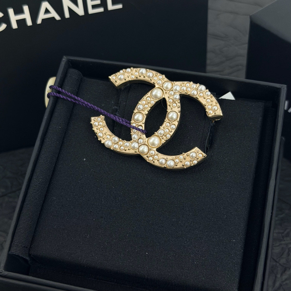 Chanel - Other - Gold-tone metal with faux pearl embellishments - Gold