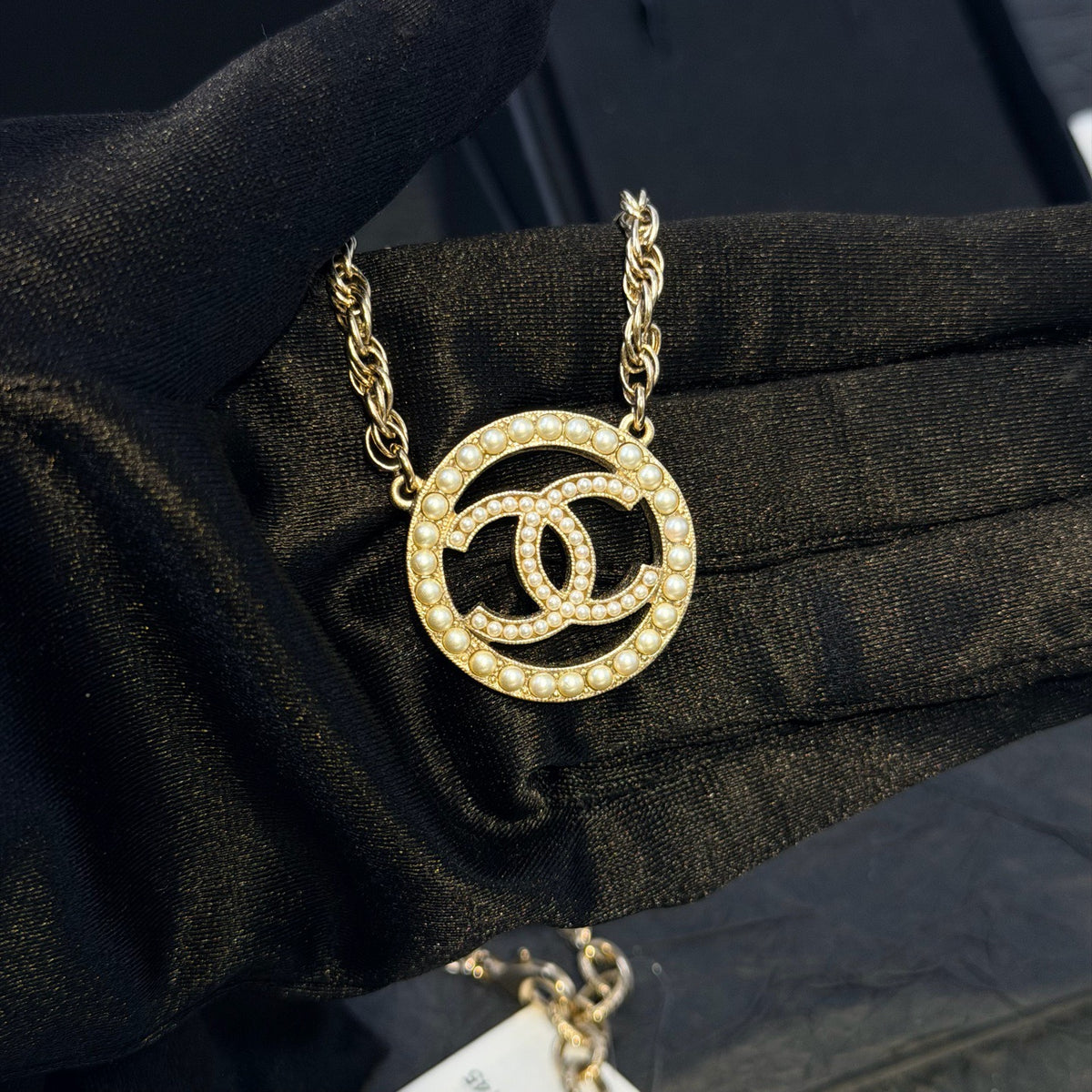 Chanel - Other - Gold-tone metal with faux pearl embellishments - Gold - (22 cm)