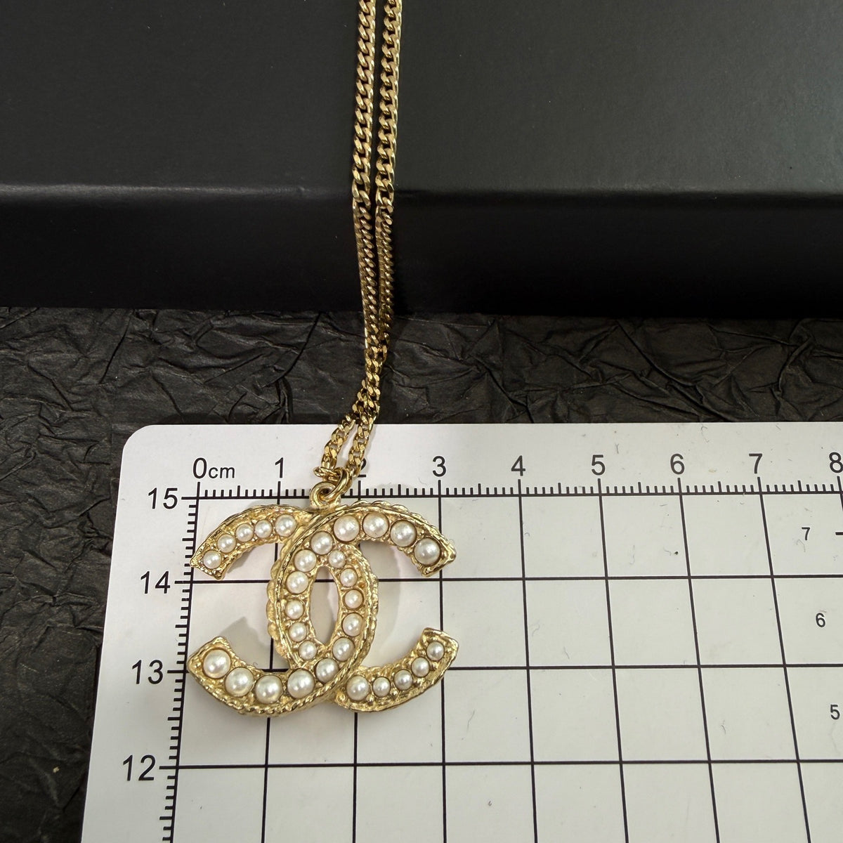 Chanel - Other - Gold-tone metal with faux pearl embellishments - Gold - (42+18 cm)