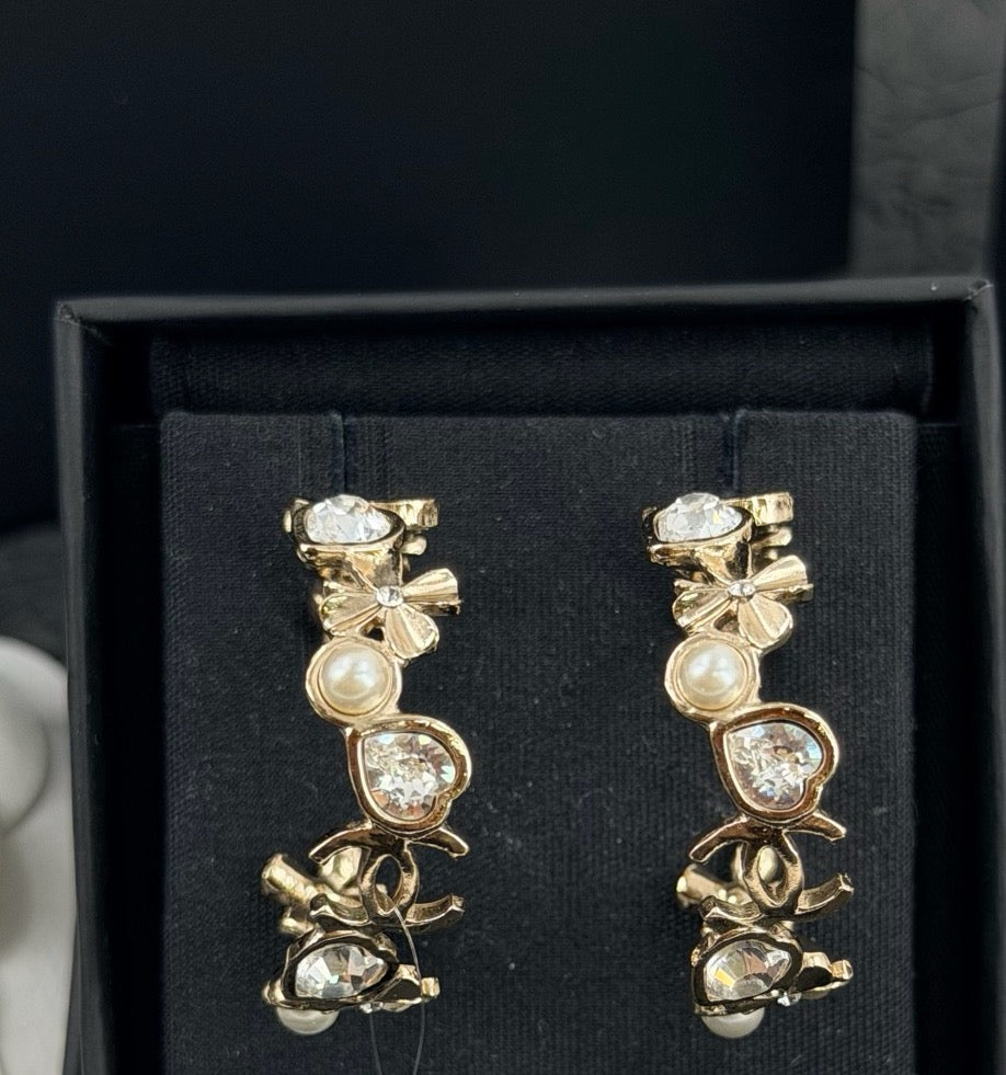 Chanel - Other - Gold-tone metal with faux pearls and clear crystal embellishments - Gold