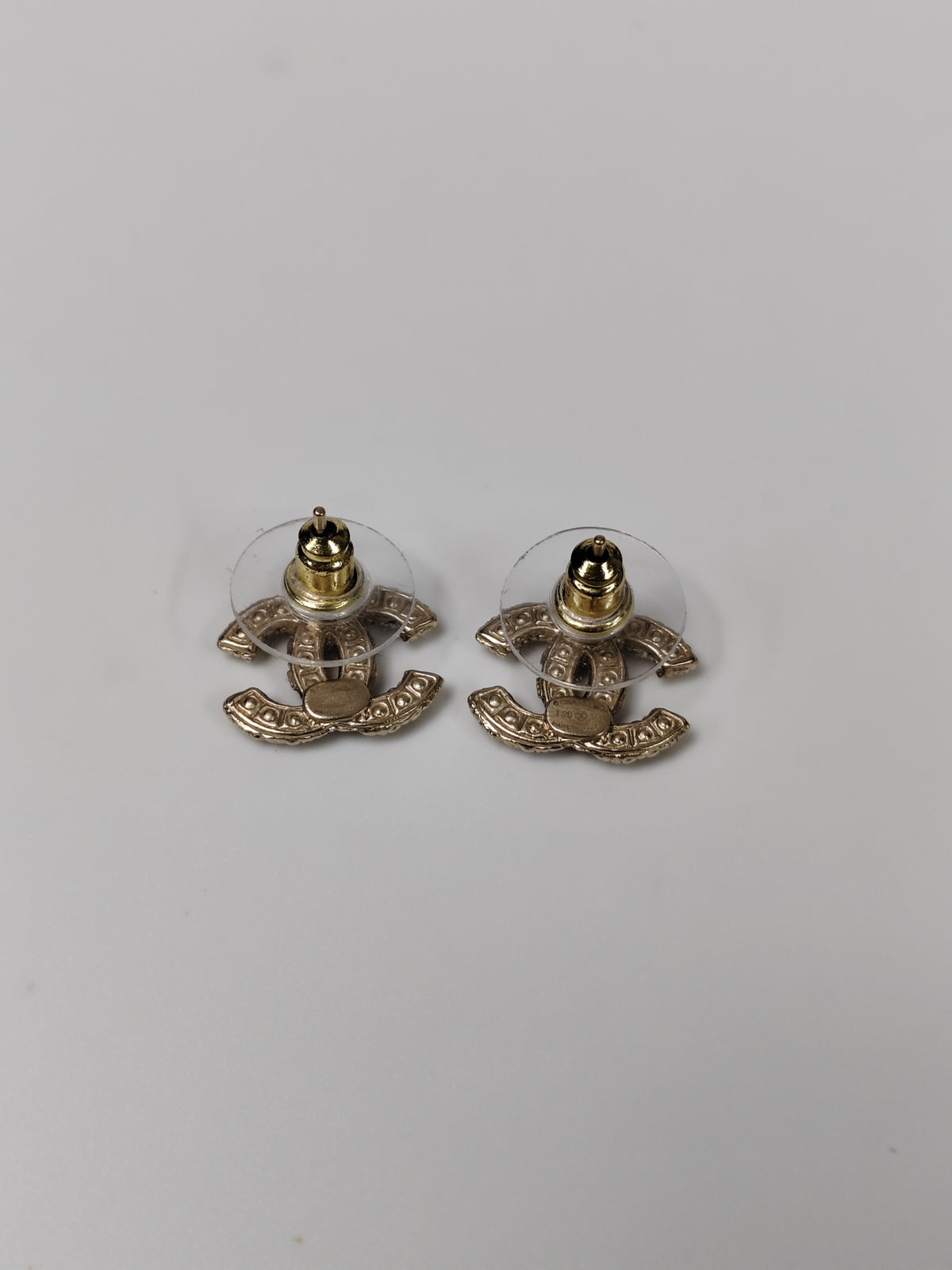 Chanel - Other - Gold-tone metal with faux pearls - Gold