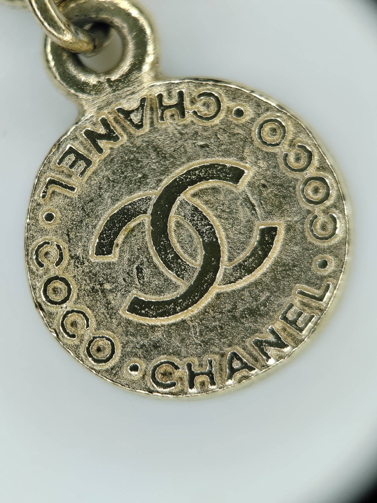 Chanel - Other - Gold-tone metal with faux pearls. - Multicolour