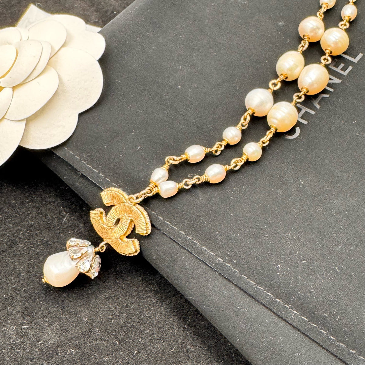 Chanel - Other - Gold-tone metal with faux pearls, red enamel and crystal embellishments - Multicolour