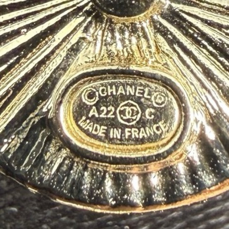 Chanel - Other - Gold-tone metal with glass and crystal embellishment - Gold