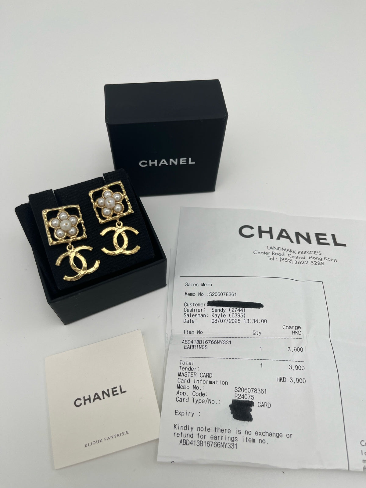 Chanel - Other - Gold-tone metal with glass and imitation pearls. - Gold - (One size)