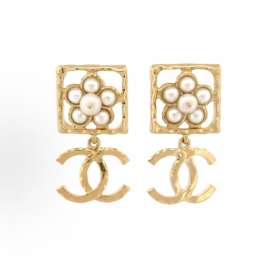 Chanel - Other - Gold-tone metal with glass and imitation pearls. - Gold - (One size)