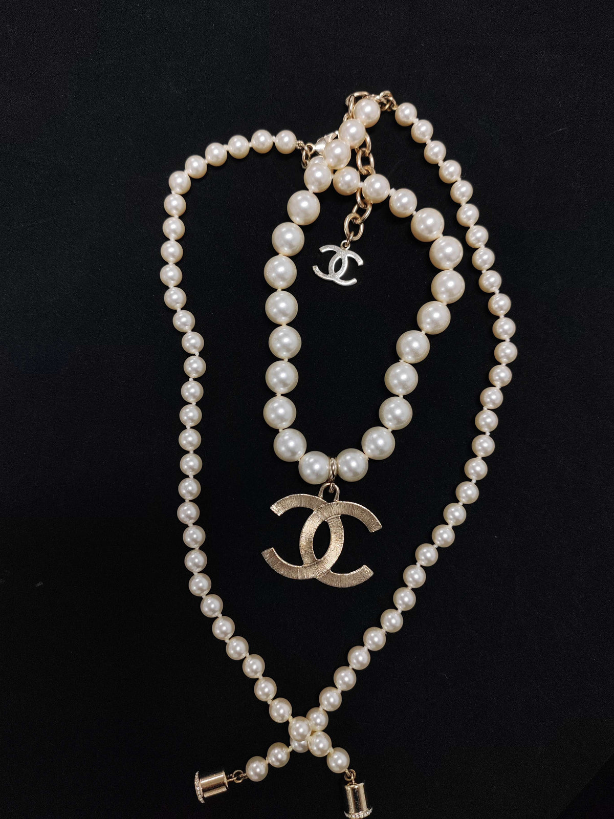 Chanel - Other - Gold-tone metal with glass crystals and imitation pearls - White