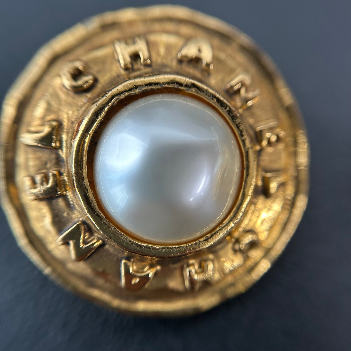 Chanel - Other - Gold-tone metal with glass pearl accents - Gold