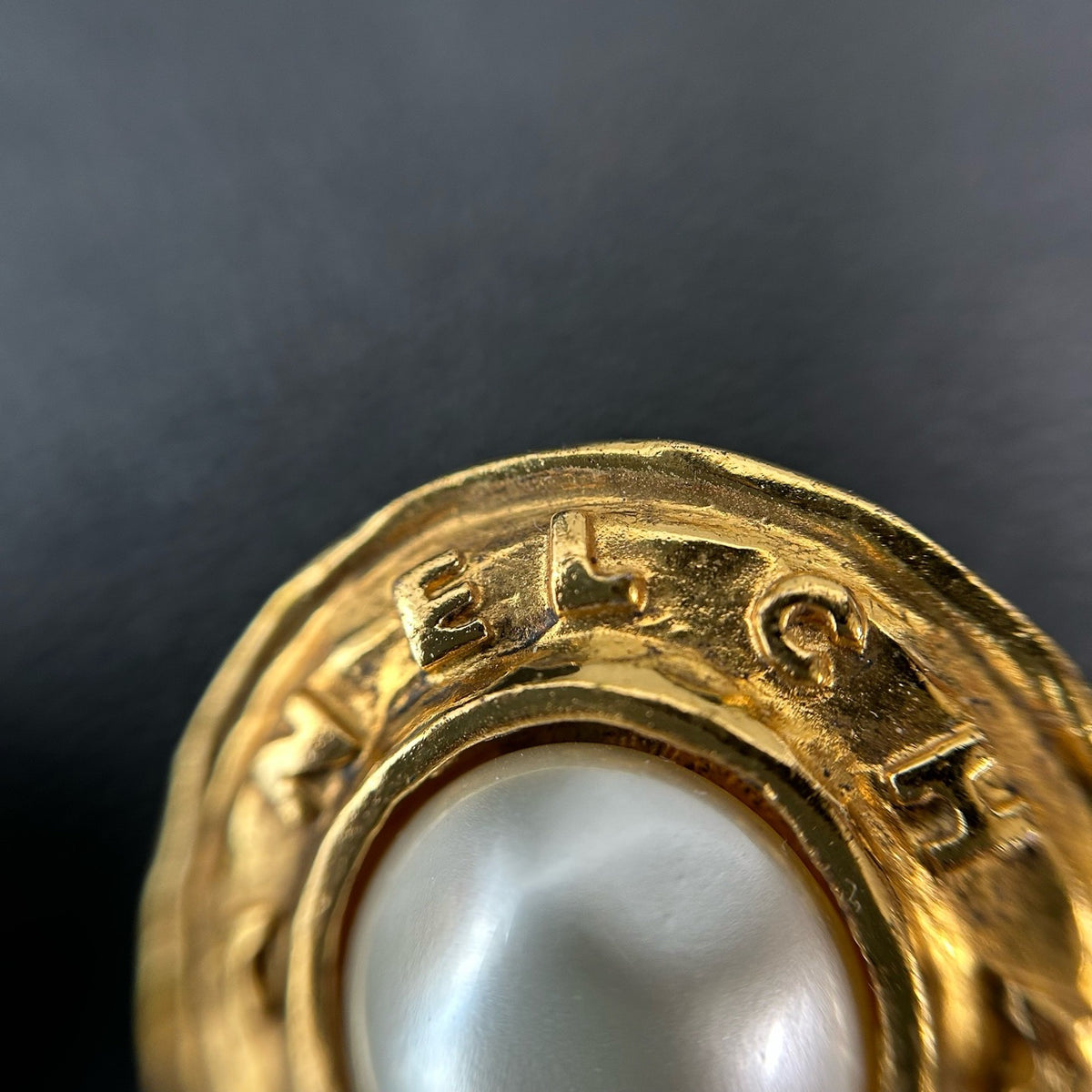 Chanel - Other - Gold-tone metal with glass pearl accents - Gold