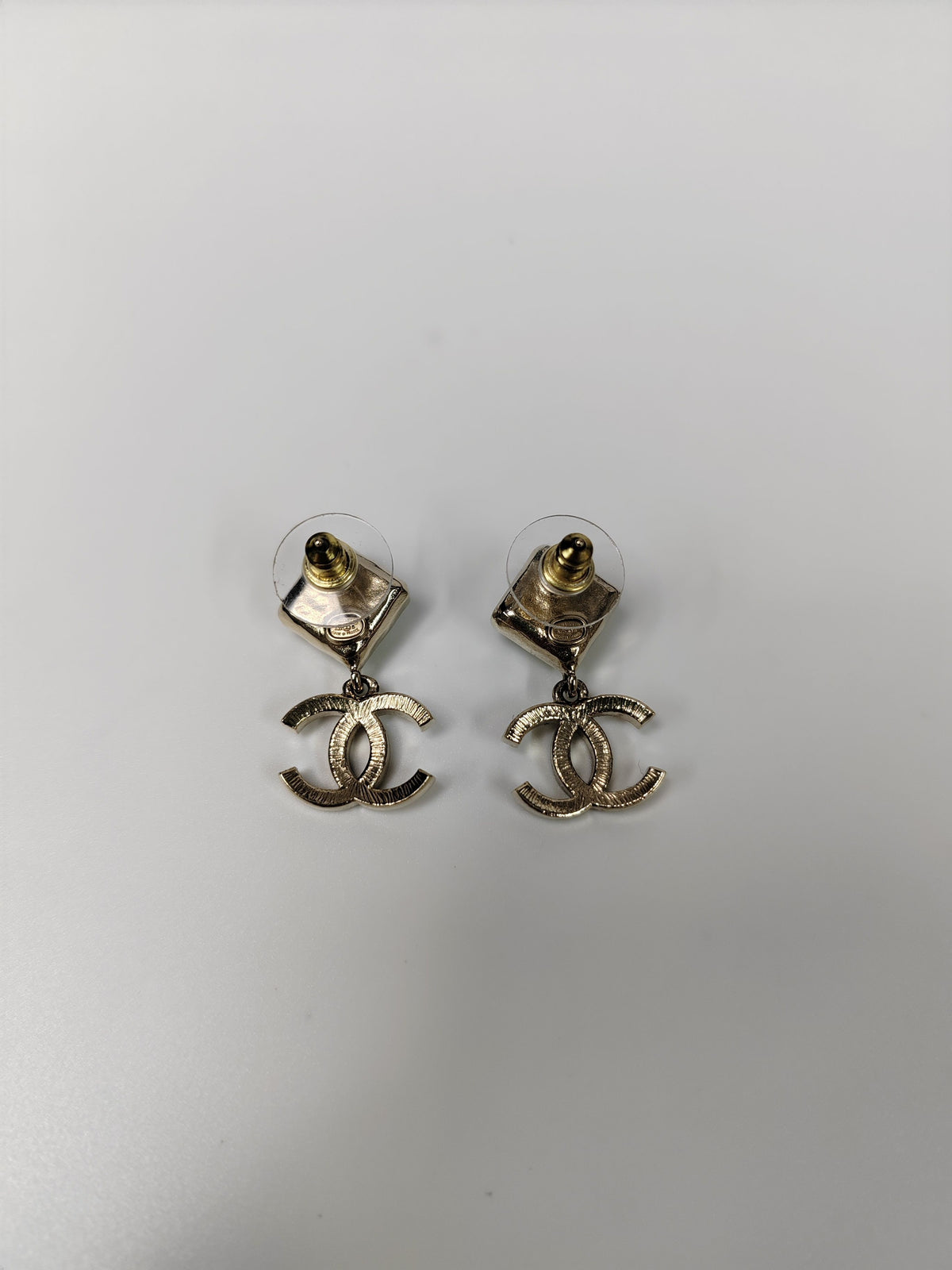 Chanel - Other - Gold-tone metal with glass rhinestones and faceted glass stones. - Multicolour