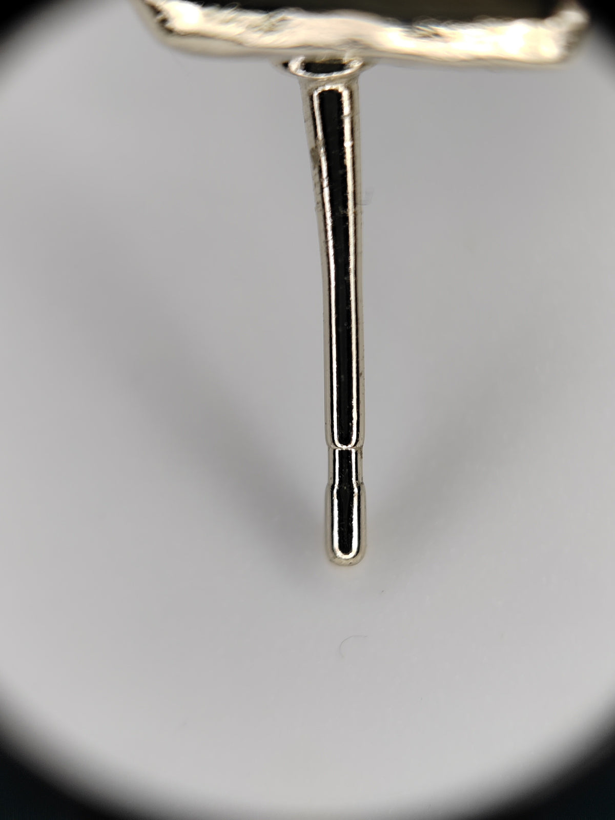 Chanel - Other - Gold-tone metal with glass rhinestones and faceted glass stones. - Multicolour