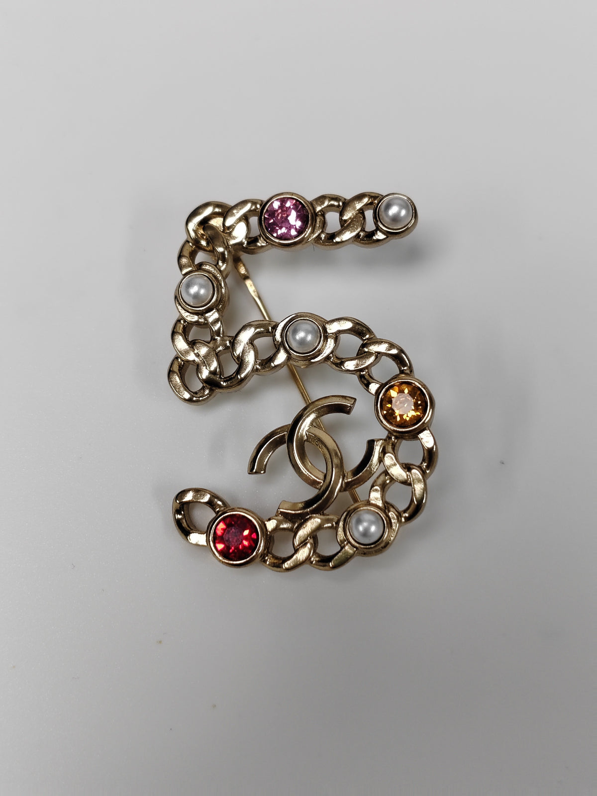 Chanel - Other - Gold-tone metal with glass rhinestones and imitation pearls - Multicolour