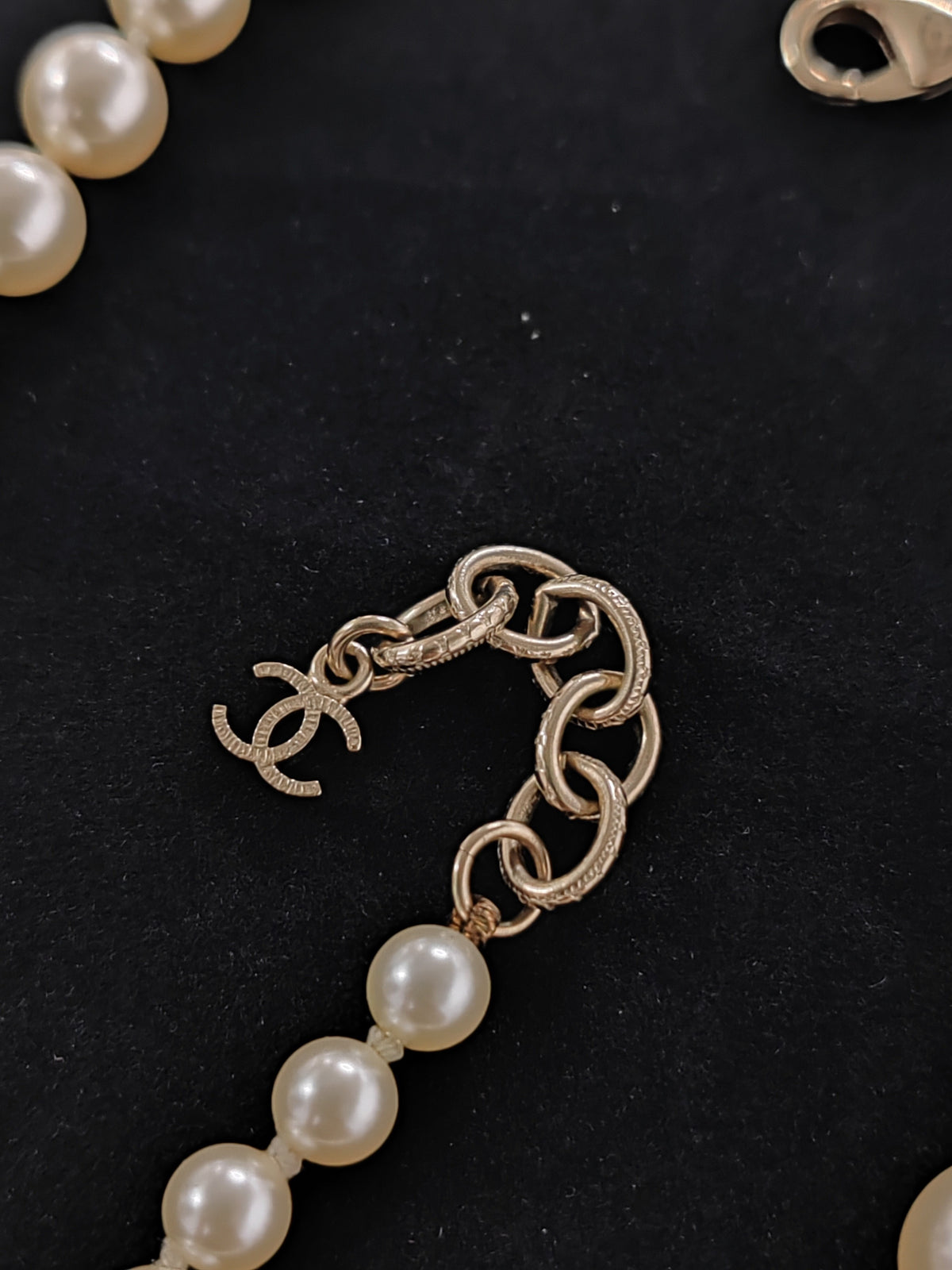 Chanel - Other - Gold-tone metal with glass rhinestones and imitation pearls - White