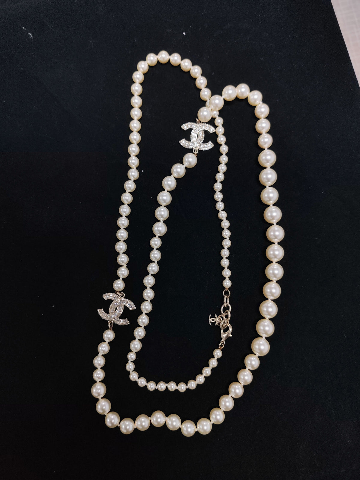 Chanel - Other - Gold-tone metal with glass rhinestones and imitation pearls - White
