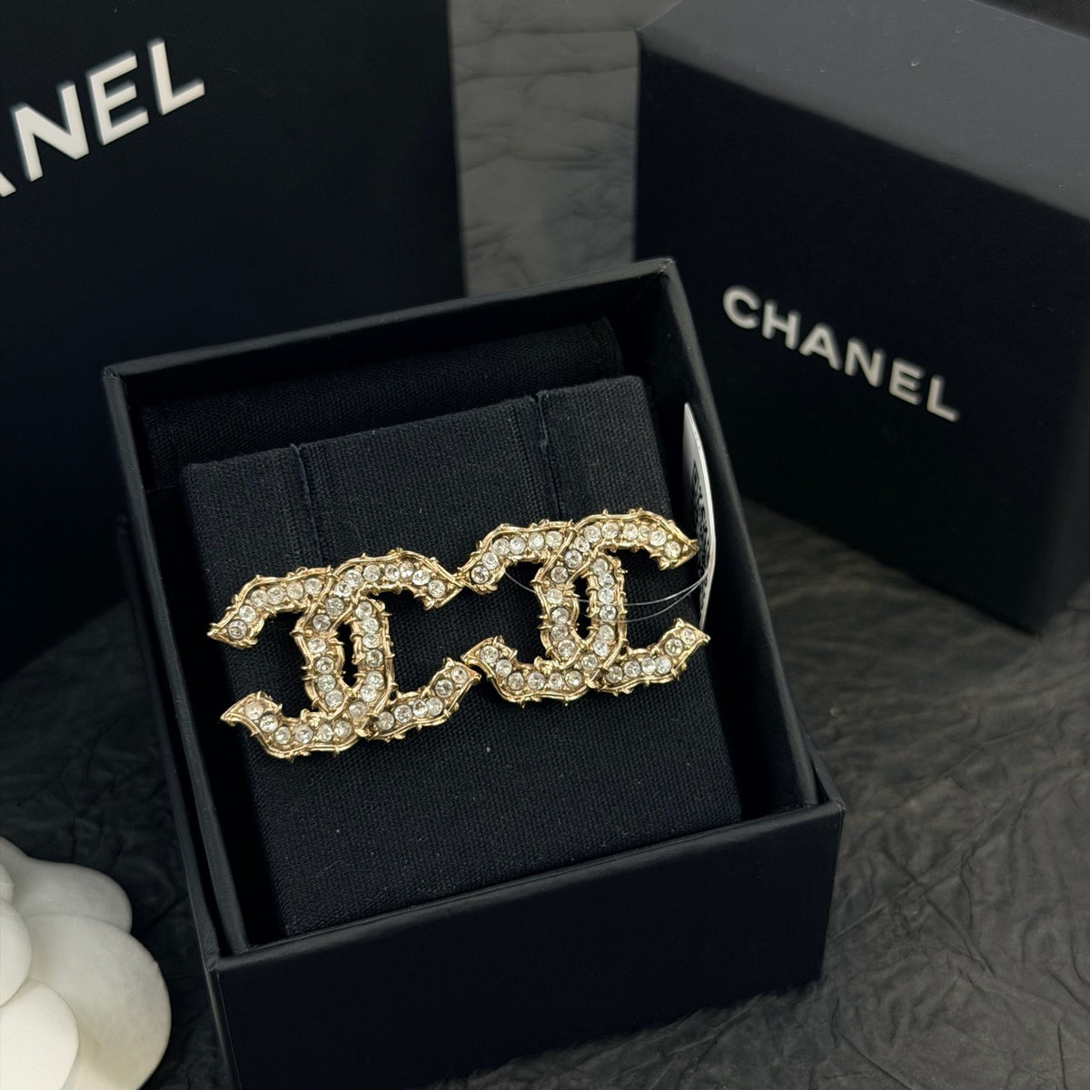 Chanel - Other - Gold-tone metal with glass rhinestones - Gold