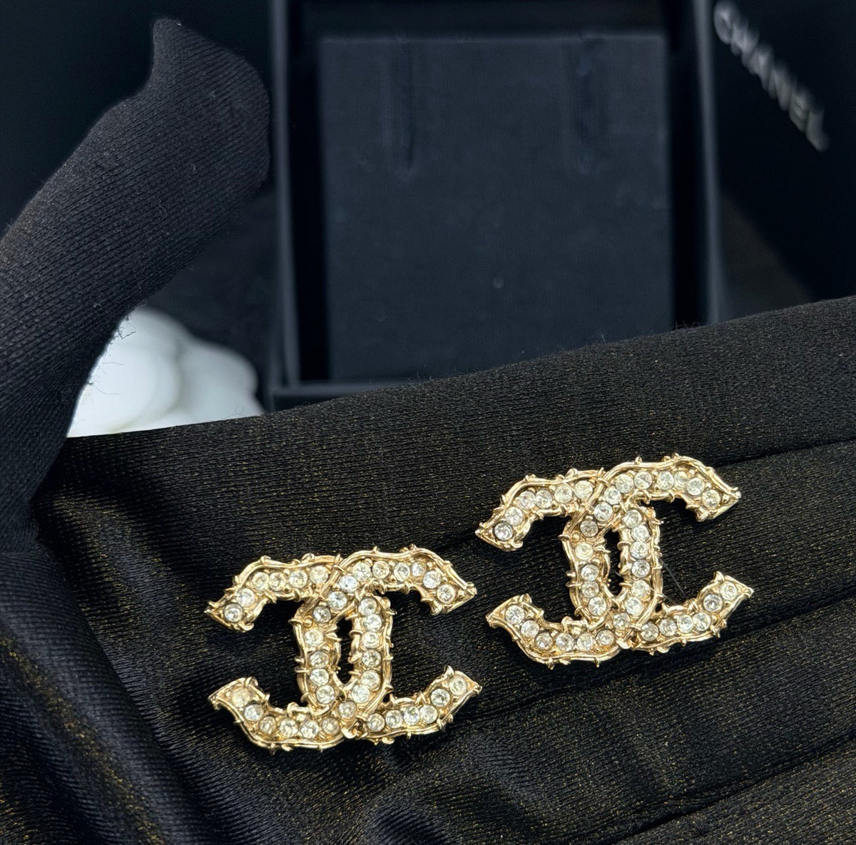 Chanel - Other - Gold-tone metal with glass rhinestones - Gold