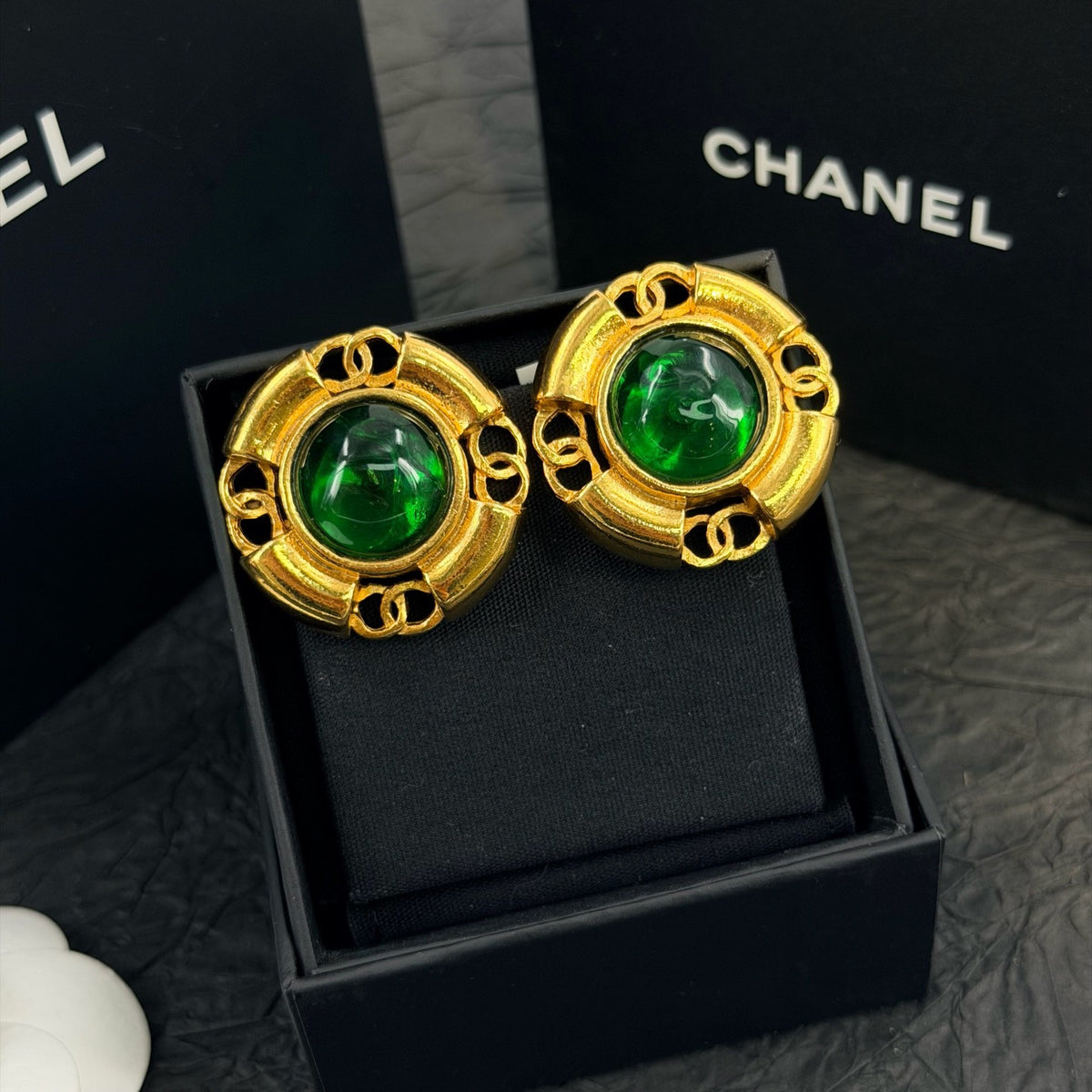 Chanel - Other - Gold-tone metal with green glass cabochons. - Multicolour