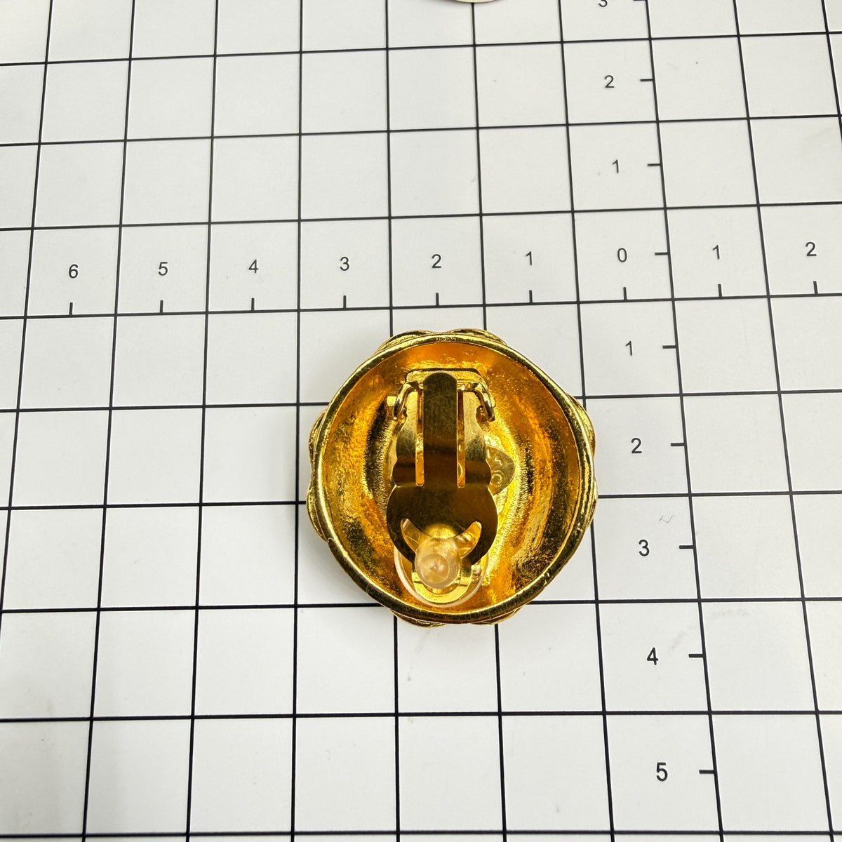 Chanel - Other - Gold-tone metal with green glass cabochons - Multicolour