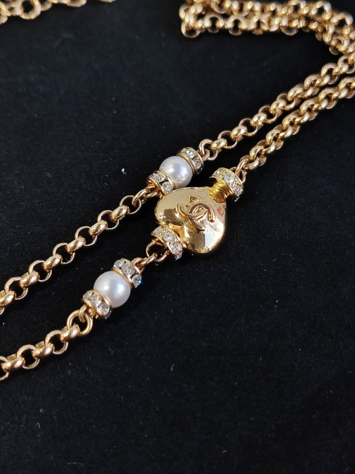 Chanel - Other - Gold-tone metal with imitation pearl and crystal accents - Gold