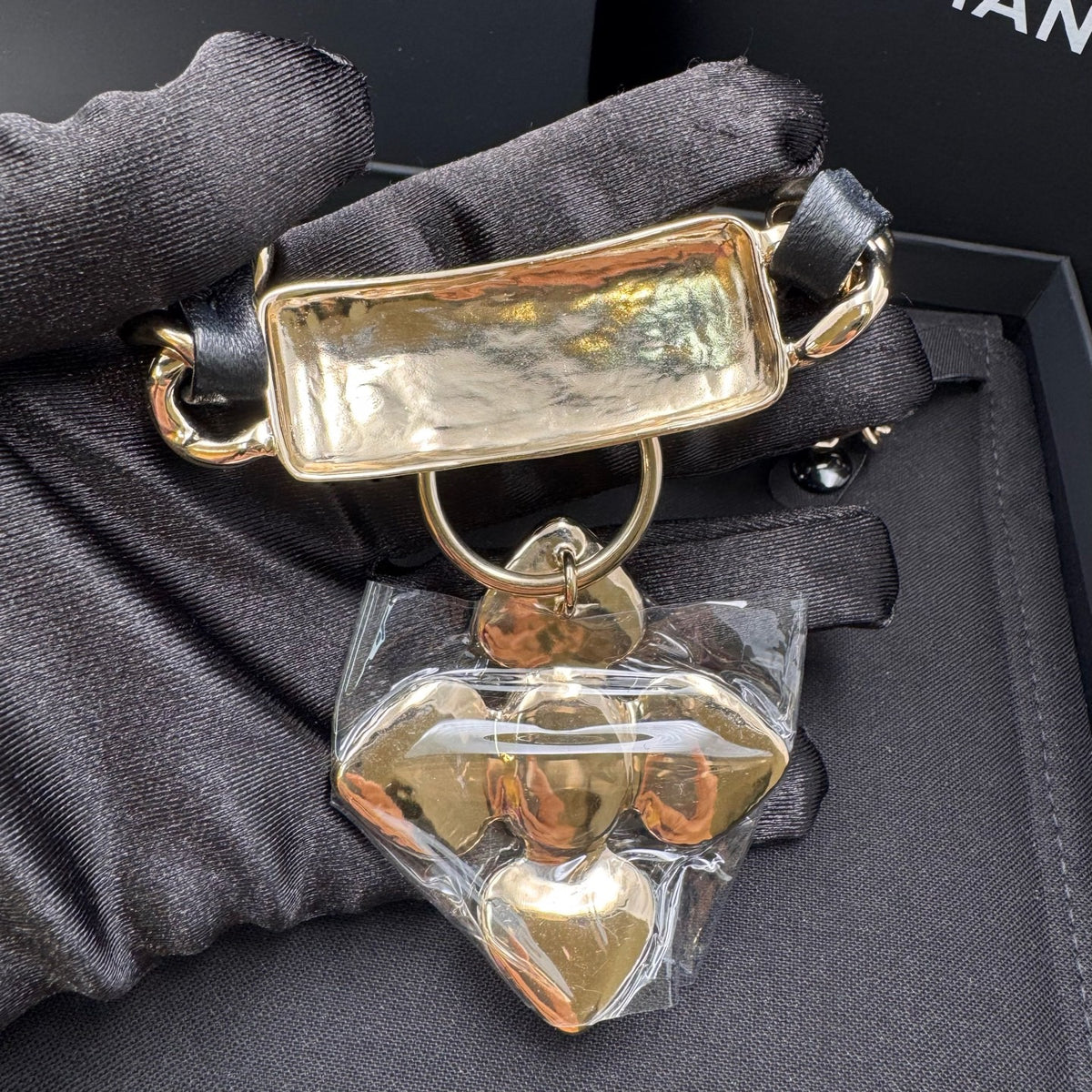 Chanel - Other - Gold-tone metal with imitation pearl and leather elements. - Gold - (30+7)