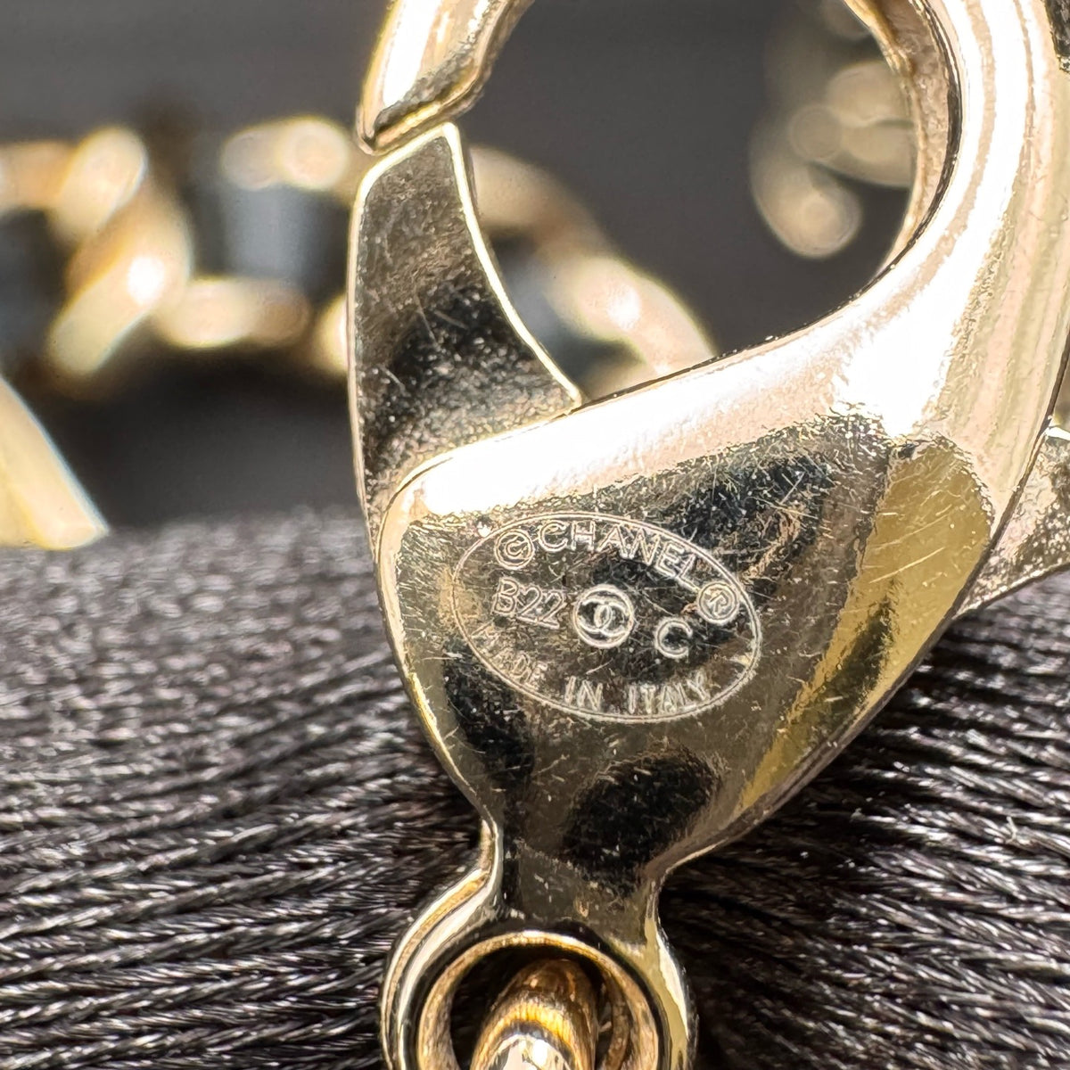 Chanel - Other - Gold-tone metal with imitation pearl and leather elements. - Gold - (30+7)