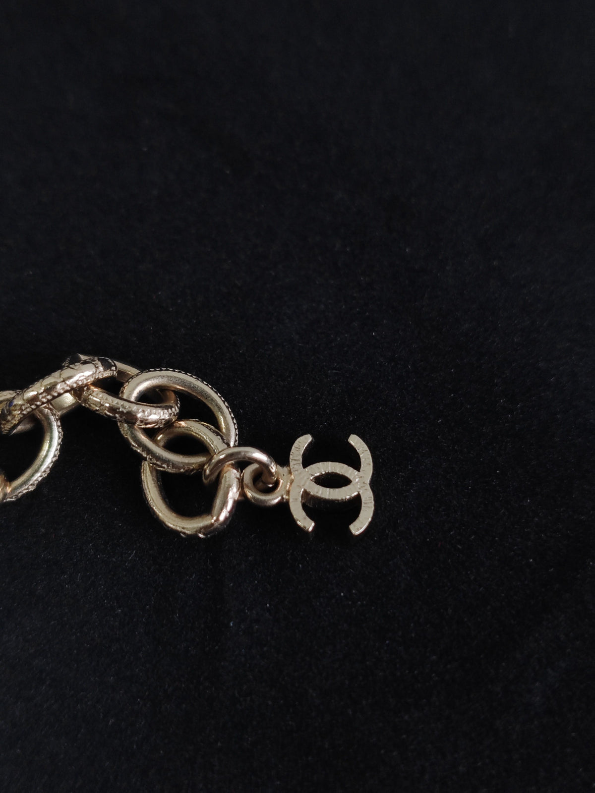 Chanel - Other - Gold-tone metal with imitation pearl beads. - Multicolour