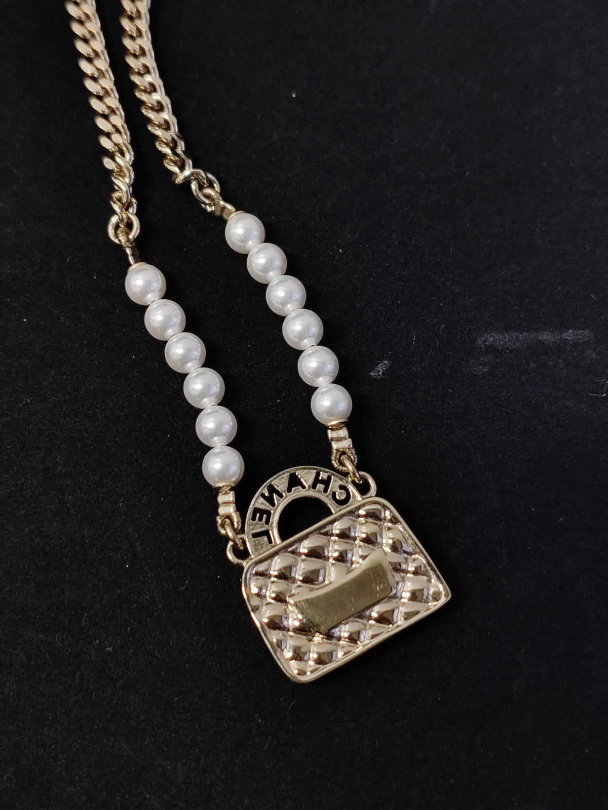 Chanel - Other - Gold-tone metal with imitation pearl beads, pink enamel and crystal embellishment - Multicolour