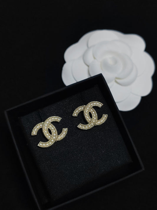Chanel - Other - Gold-tone metal with imitation pearl embellishments. - Gold