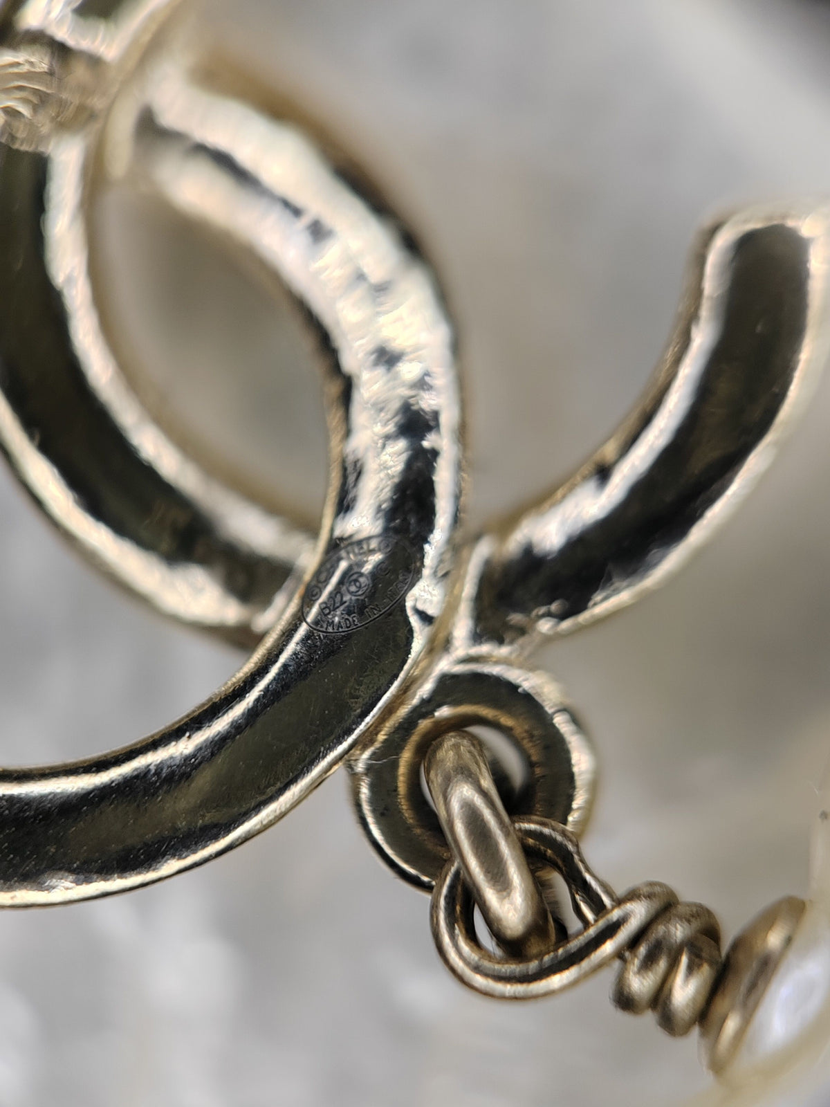 Chanel - Other - Gold-tone metal with imitation pearl heart drops. - Multicolour