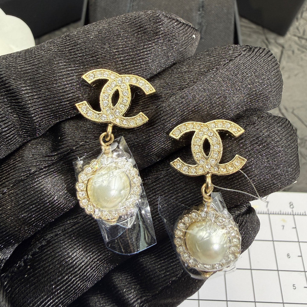 Chanel - Other - Gold-tone metal with imitation pearls and clear rhinestones - Gold