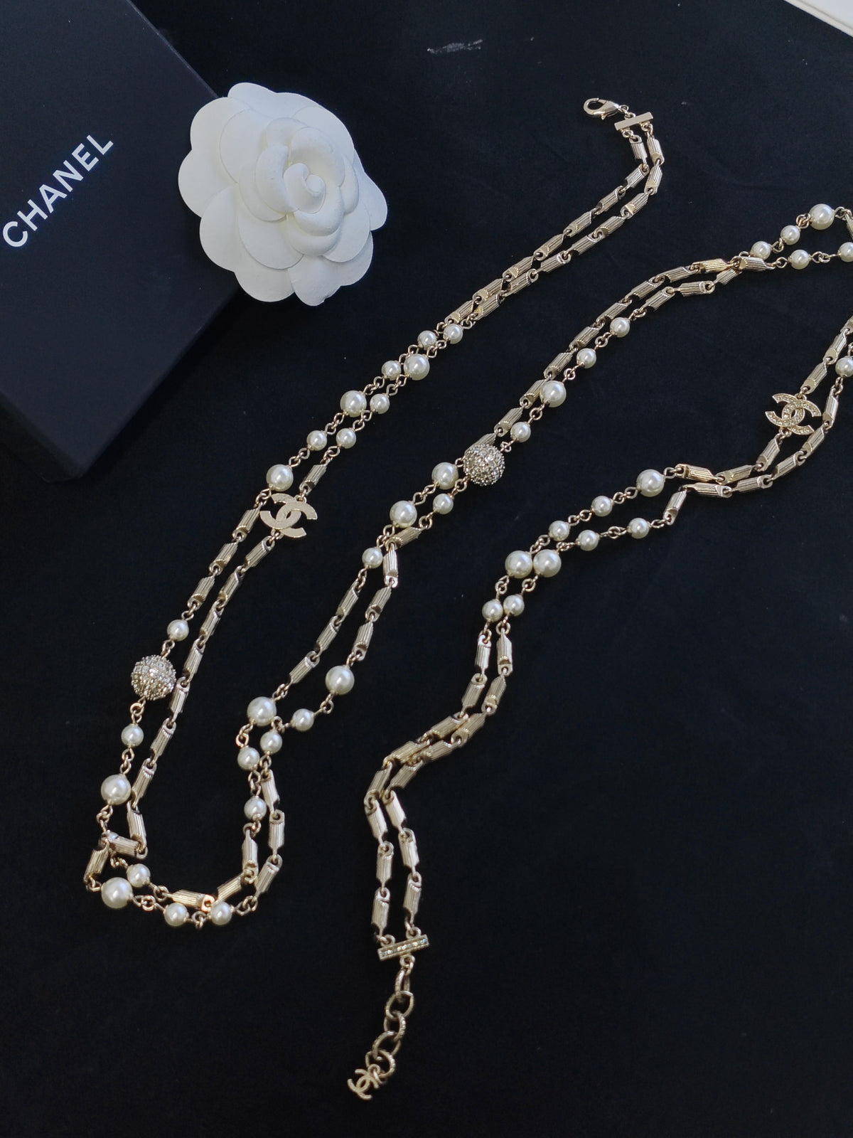 Chanel - Other - Gold-tone metal with imitation pearls and crystal embellishments - Gold