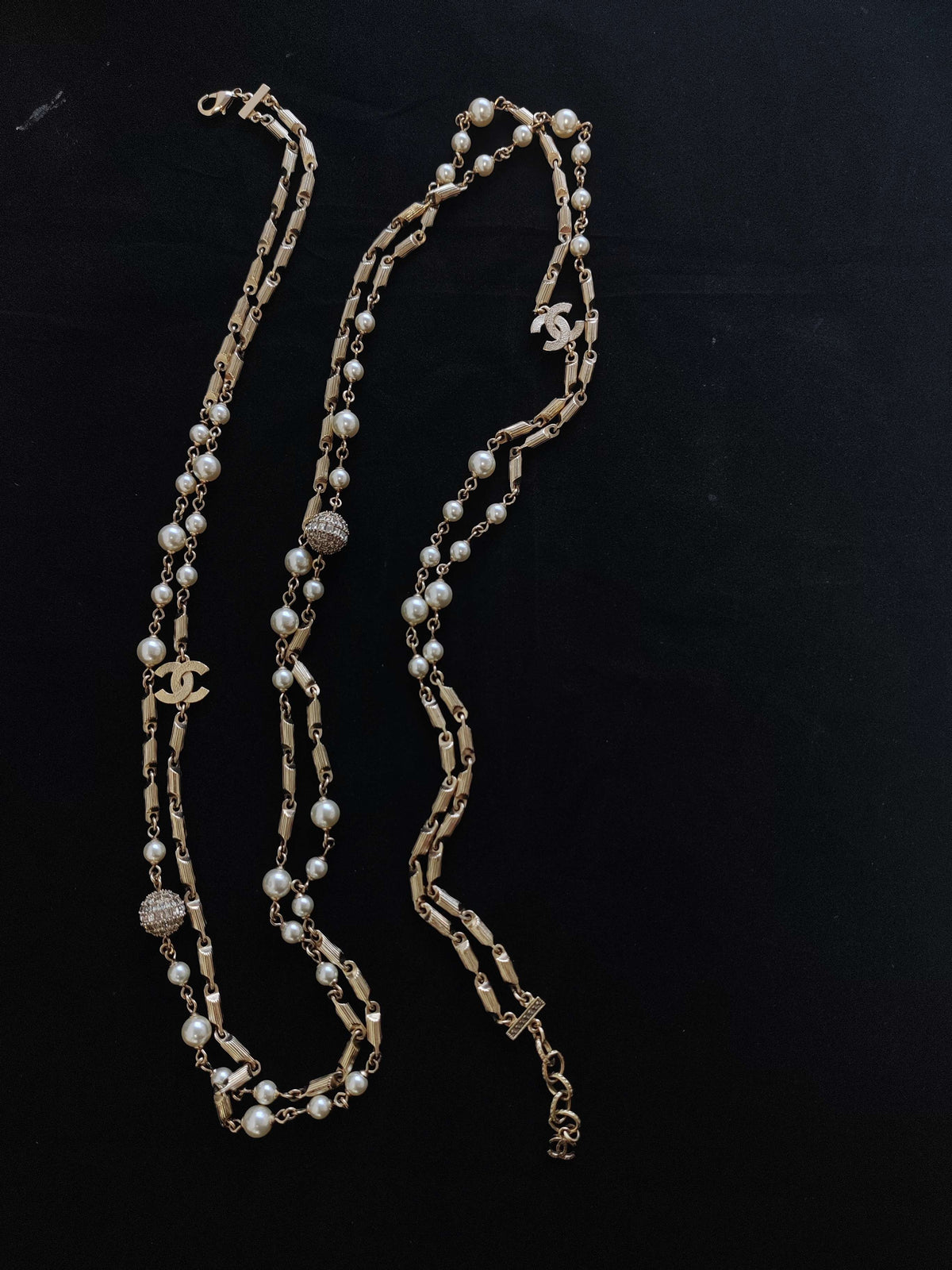 Chanel - Other - Gold-tone metal with imitation pearls and crystal embellishments - Gold