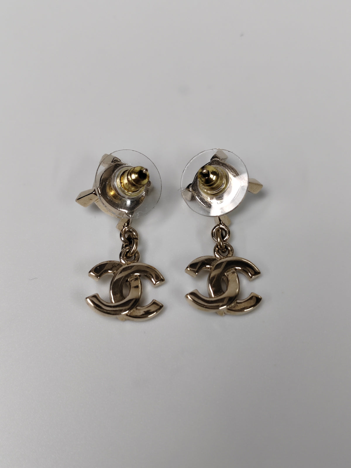 Chanel - Other - Gold-tone metal with imitation pearls and crystal embellishments - Gold