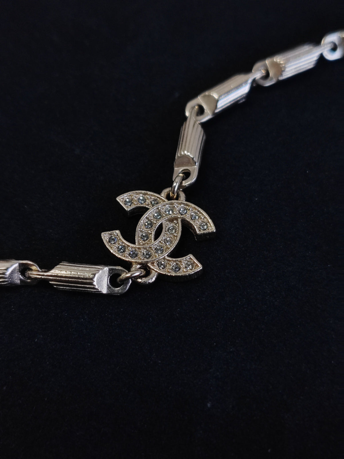 Chanel - Other - Gold-tone metal with imitation pearls and crystal embellishments - Gold