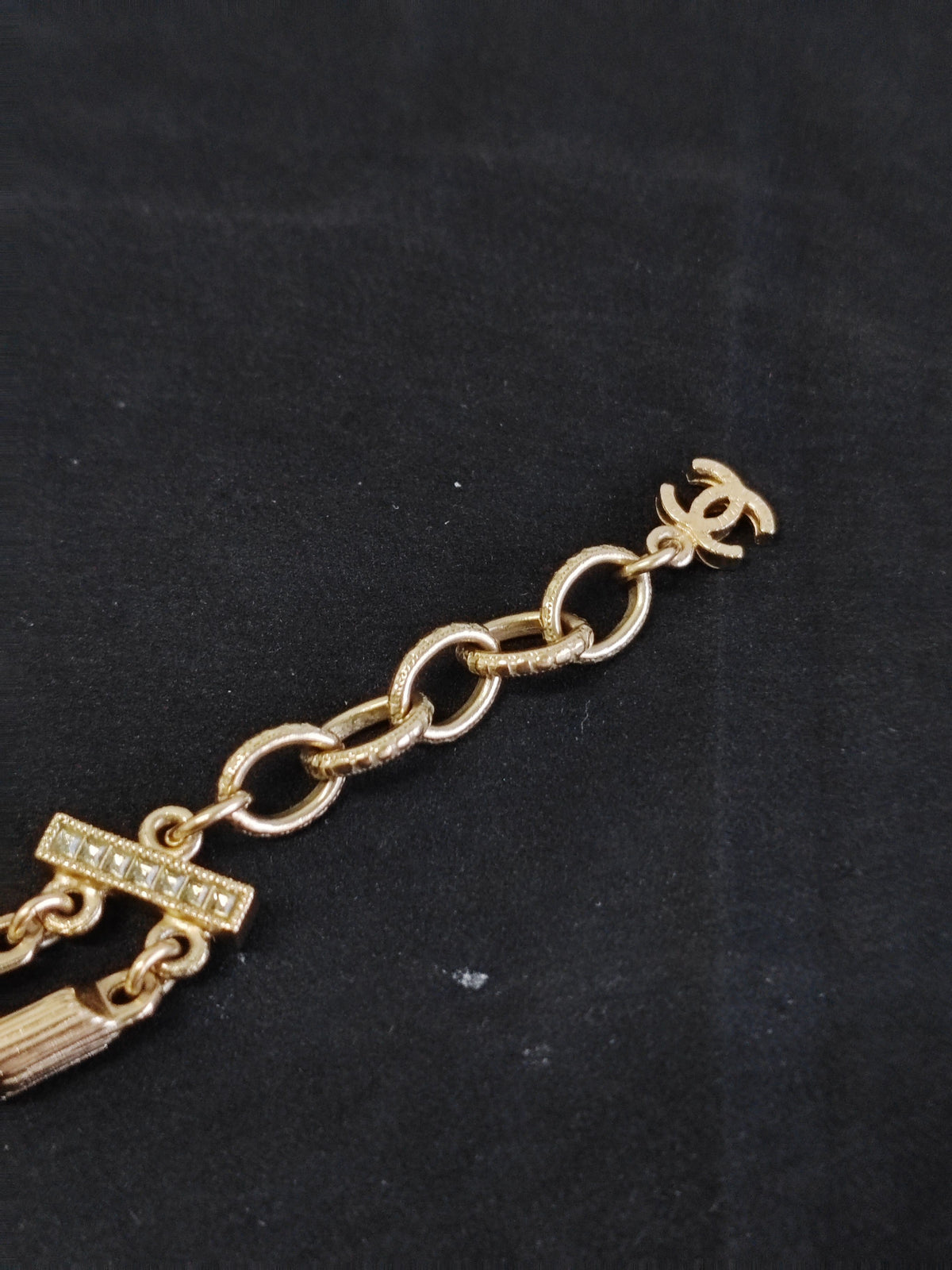 Chanel - Other - Gold-tone metal with imitation pearls and crystal embellishments - Gold