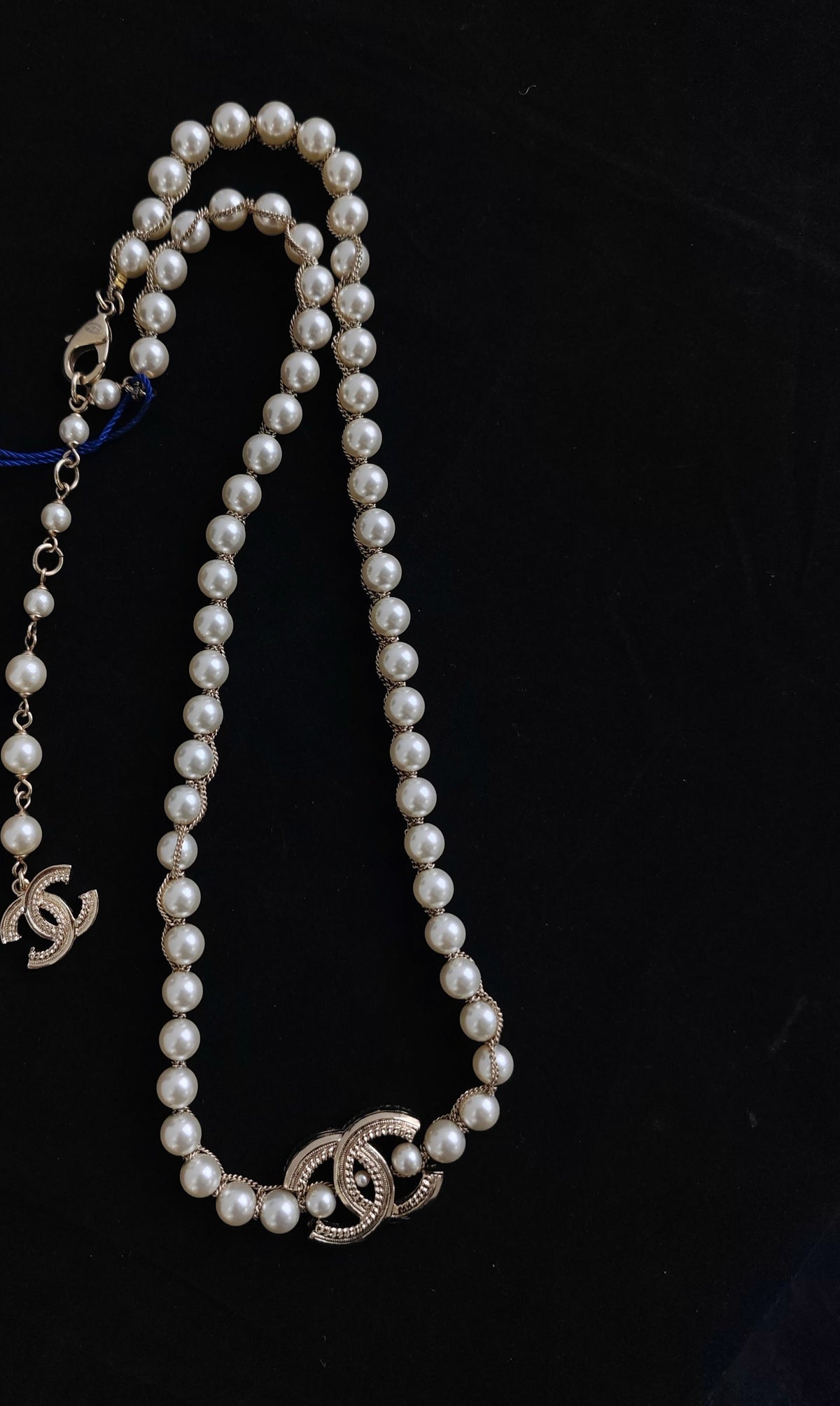 Chanel - Other - Gold-tone metal with imitation pearls and crystal-like accents - Gold