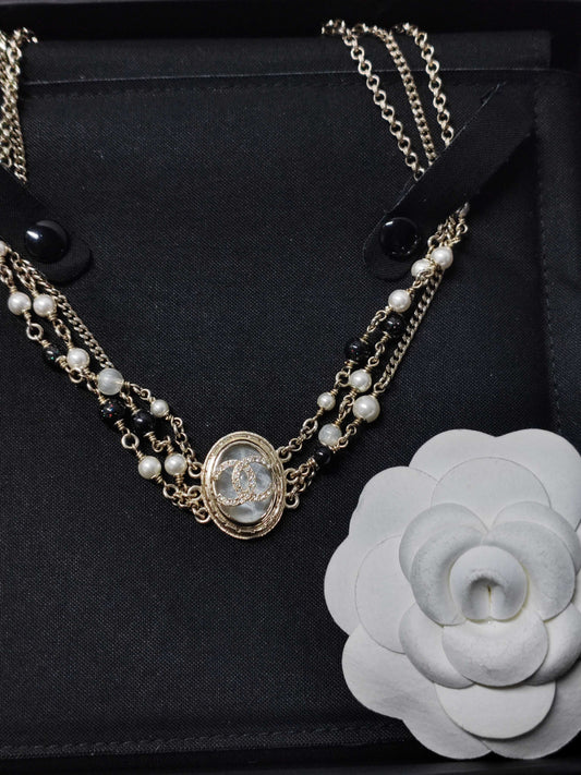 Chanel - Other - Gold-tone metal with imitation pearls and rhinestone embellishments - Multicolour