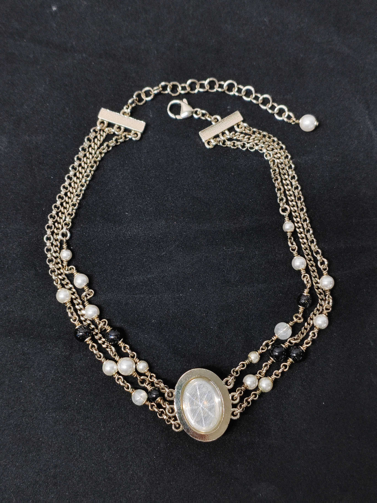 Chanel - Other - Gold-tone metal with imitation pearls and rhinestone embellishments - Multicolour