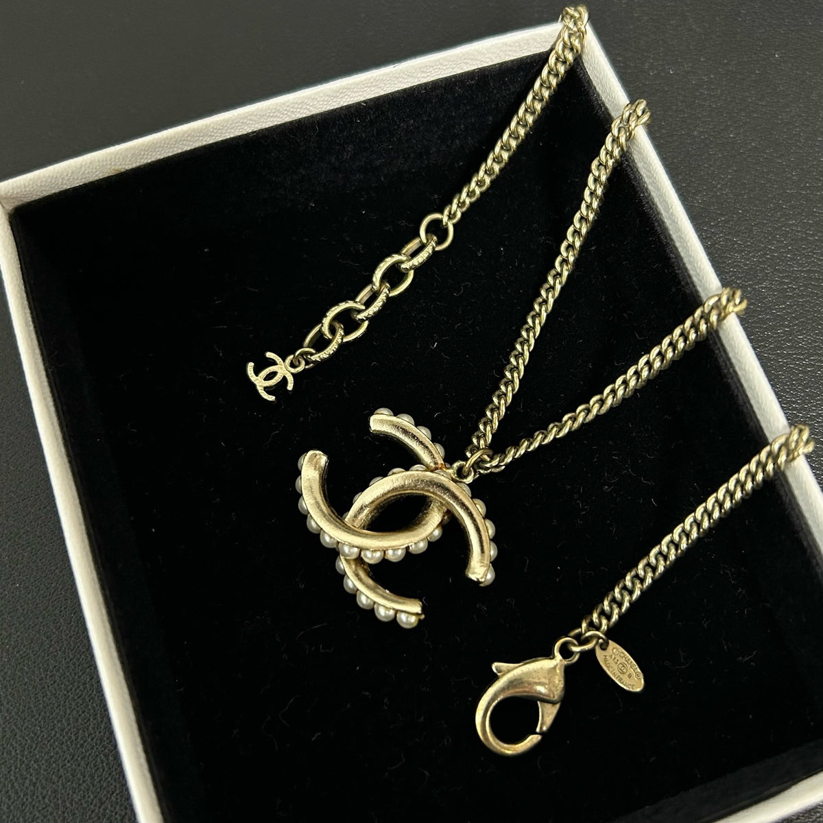 Chanel - Other - Gold-tone metal with imitation pearls. - Gold