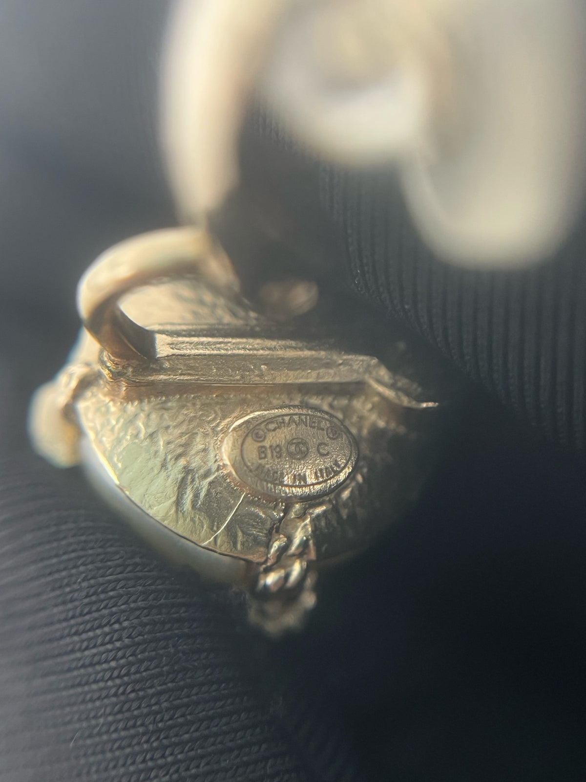 Chanel - Other - Gold-tone metal with imitation pearls. - Gold - (One Size)
