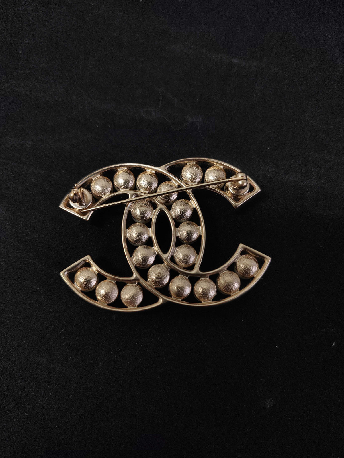 Chanel - Other - Gold-tone metal with imitation pearls - Multicolour