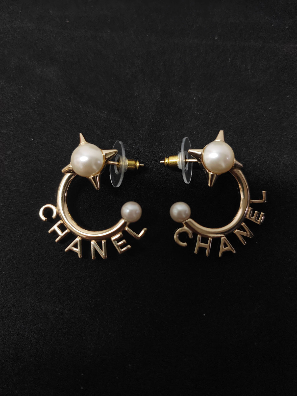 Chanel - Other - Gold-tone metal with imitation pearls - Multicolour