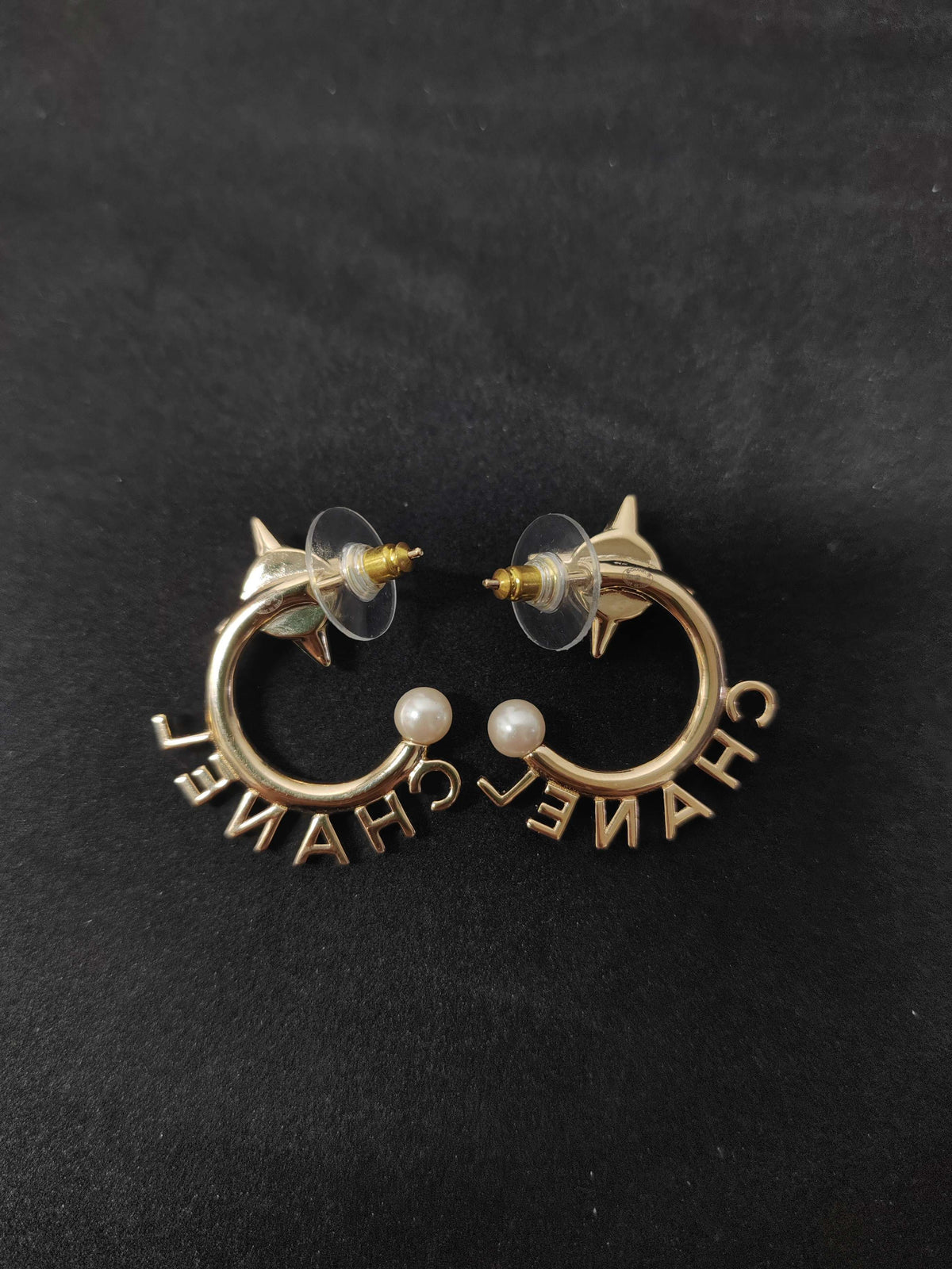 Chanel - Other - Gold-tone metal with imitation pearls - Multicolour