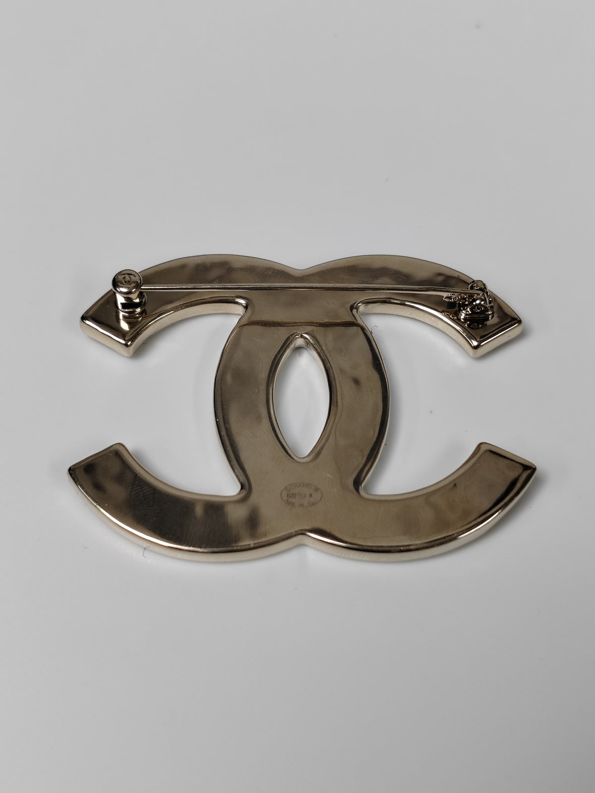 Chanel - Other - Gold-tone metal with knitted textile inset - Multicolour