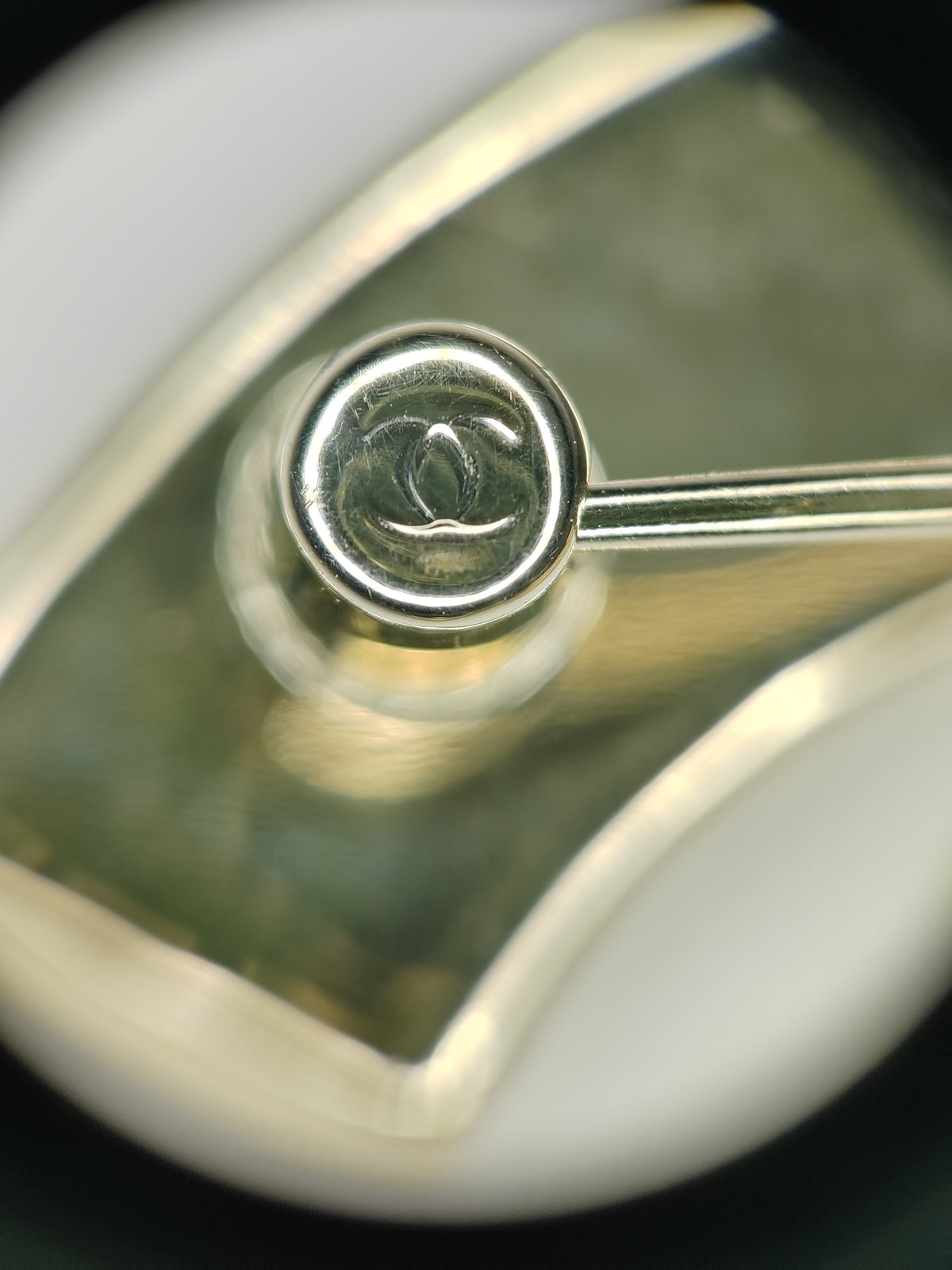 Chanel - Other - Gold-tone metal with knitted textile inset - Multicolour